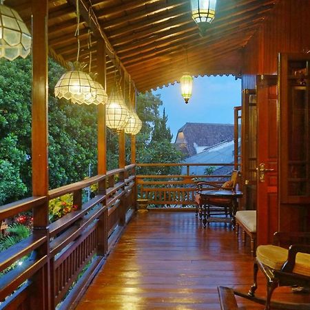 Badjoeri Ethnic Wooden Homestay Бандунг Екстериор снимка