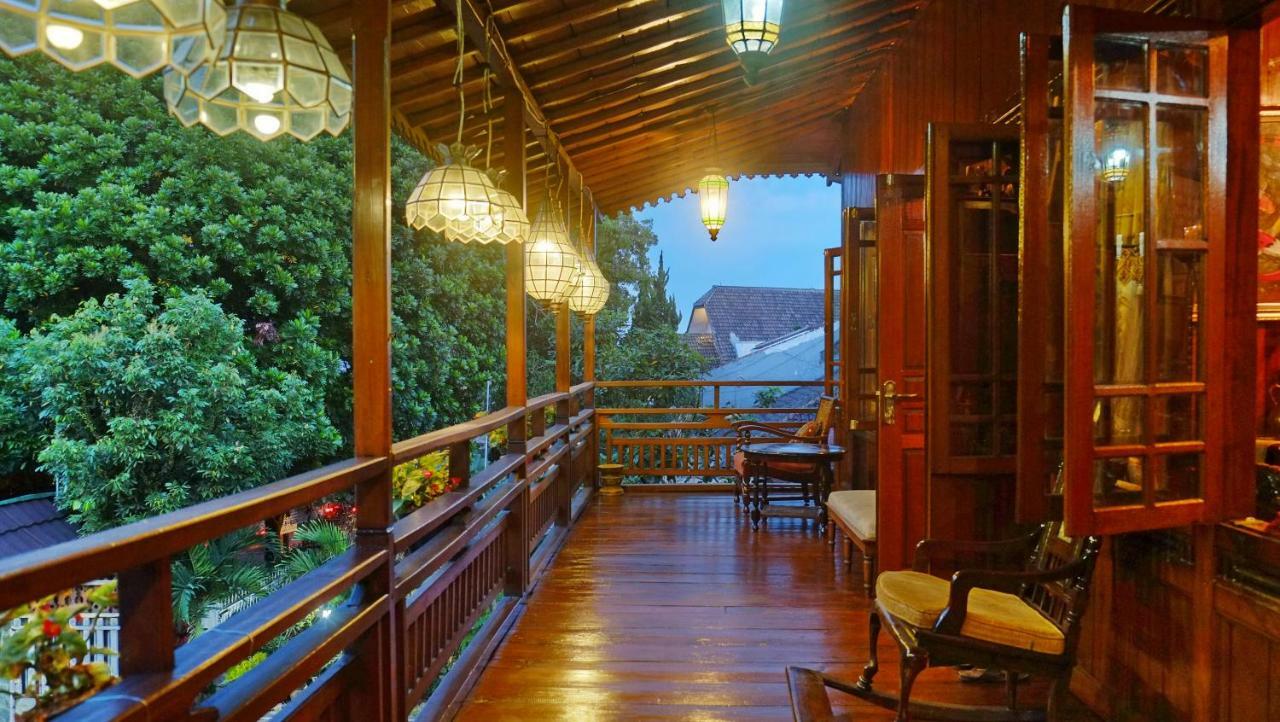 Badjoeri Ethnic Wooden Homestay Бандунг Екстериор снимка