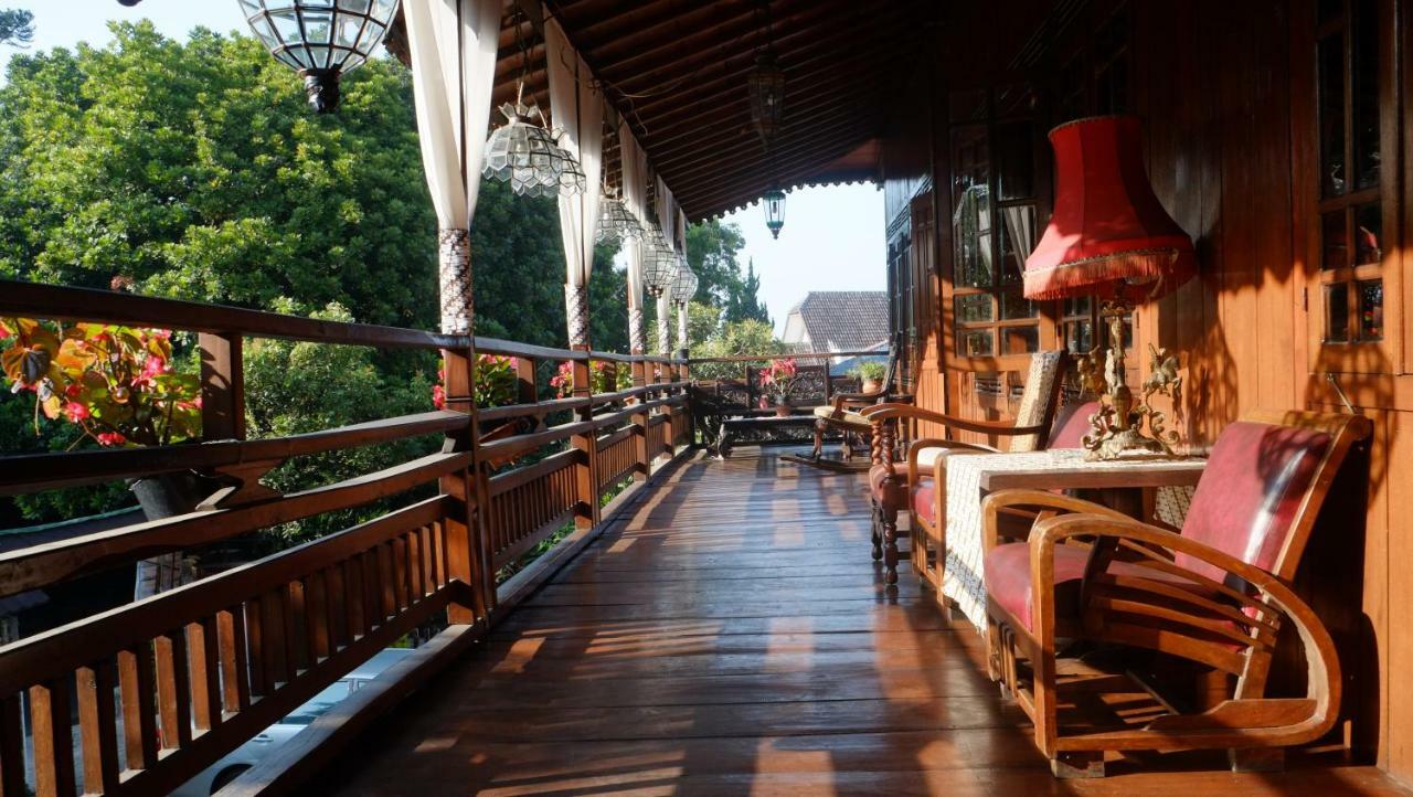 Badjoeri Ethnic Wooden Homestay Бандунг Екстериор снимка