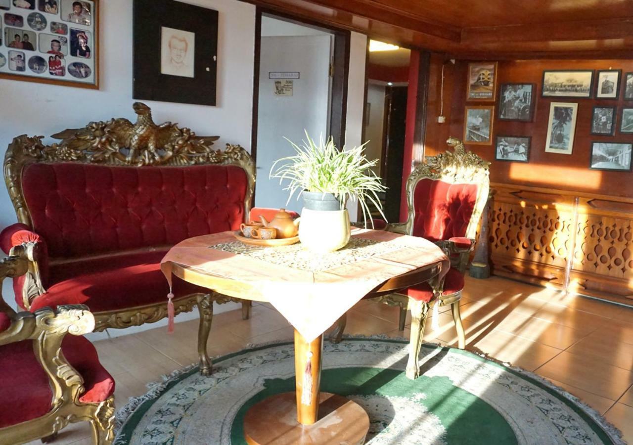 Badjoeri Ethnic Wooden Homestay Бандунг Екстериор снимка