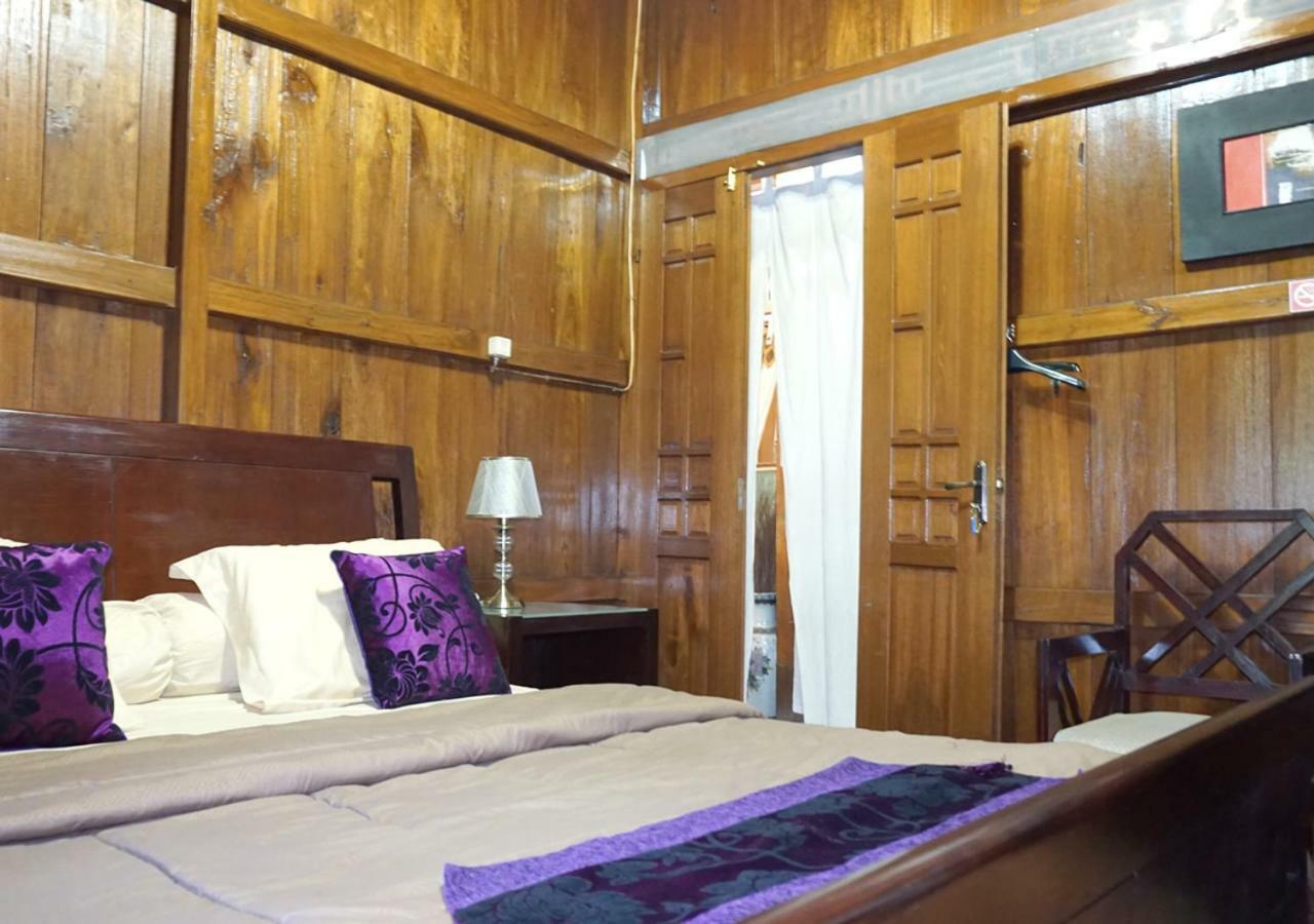 Badjoeri Ethnic Wooden Homestay Бандунг Екстериор снимка