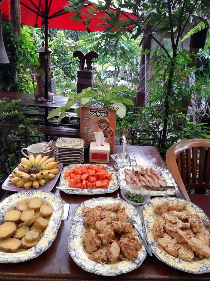 Badjoeri Ethnic Wooden Homestay Бандунг Екстериор снимка